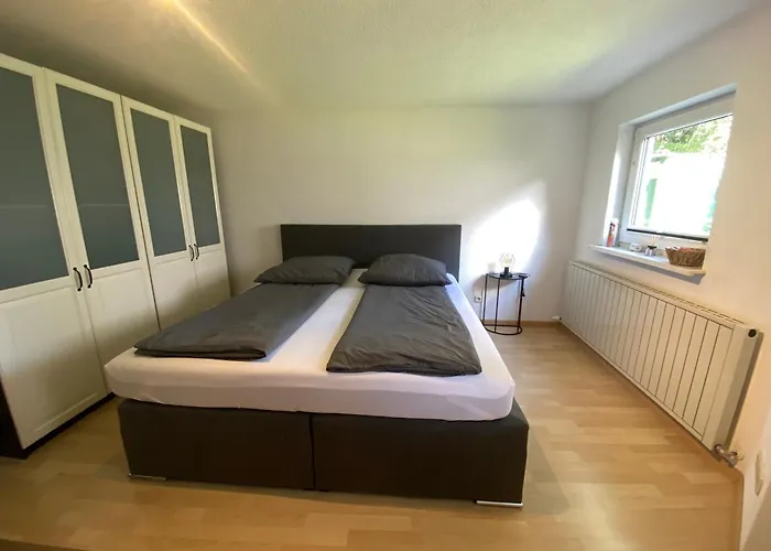 Charmante, Ruhige In *