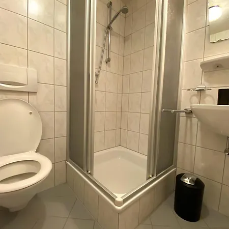 Charmante, Ruhige In *