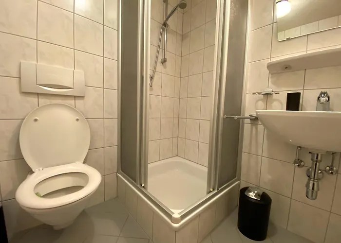 Charmante, Ruhige In *